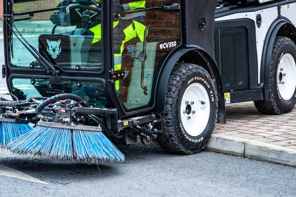 MULTIHOG CV 350 SWEEPER
