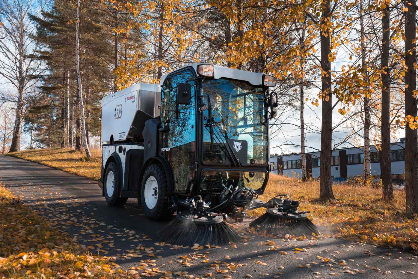 MULTIHOG CV 350 SWEEPER