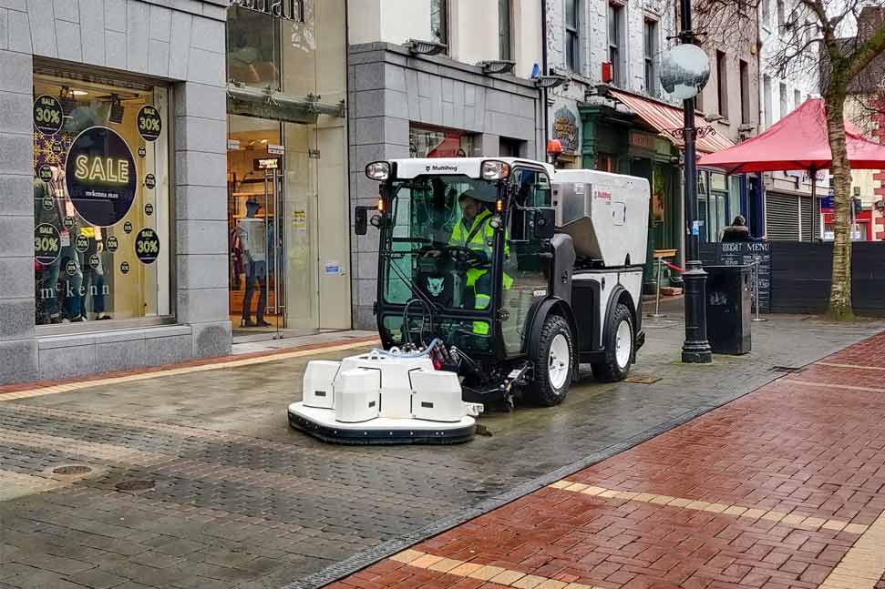 MULTIHOG CV 350 SWEEPER