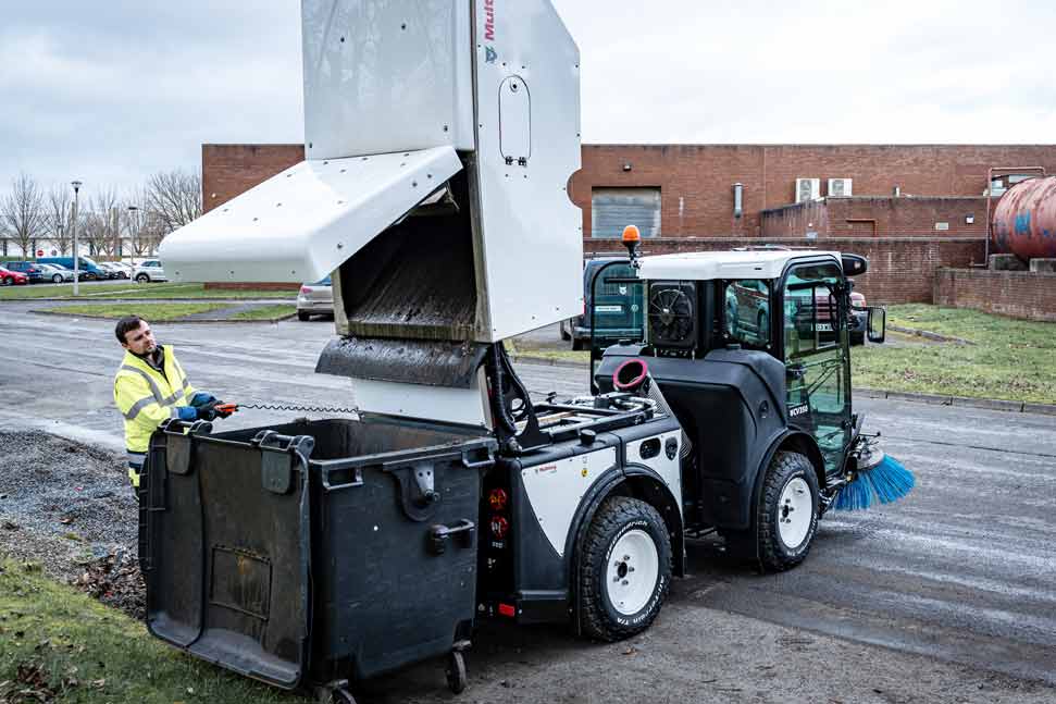 MULTIHOG CV 350 SWEEPER