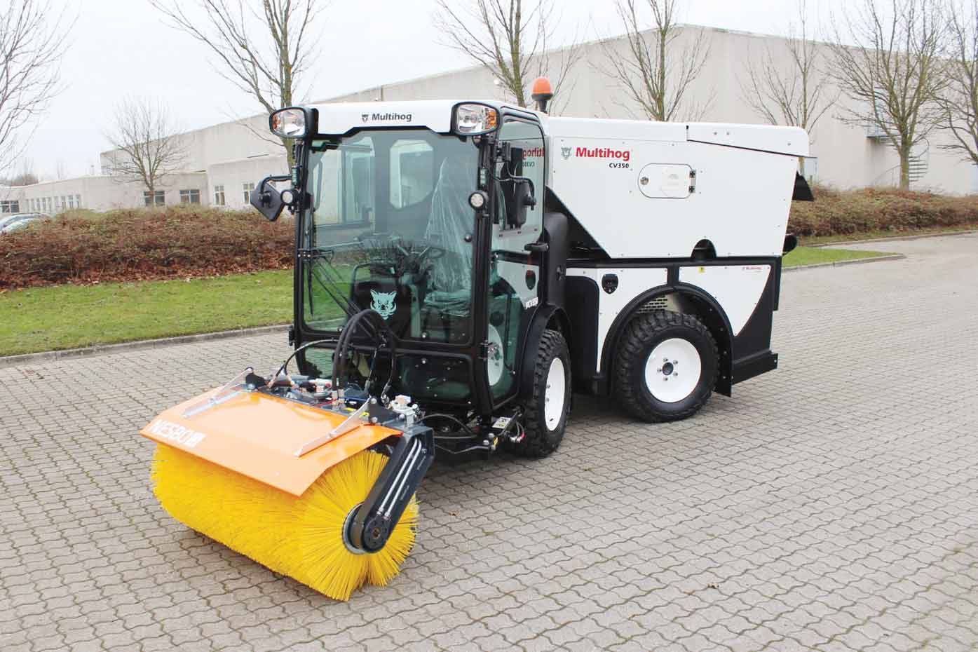 MULTIHOG ELECTRIC ECV SWEEPER
