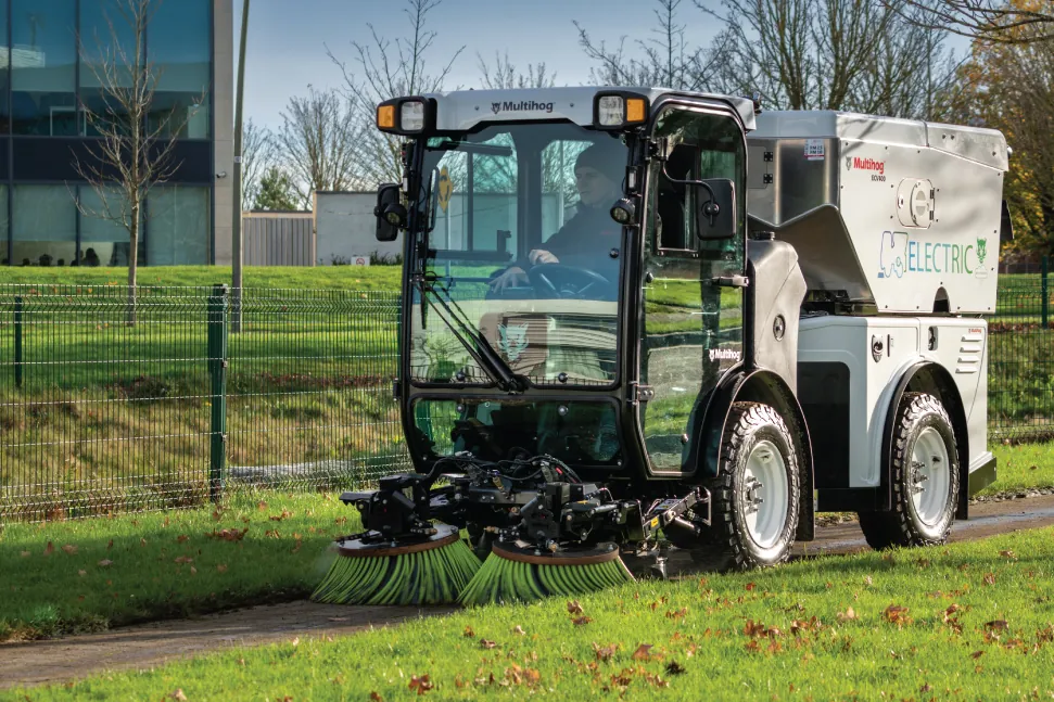MULTIHOG ELECTRIC ECV SWEEPER
