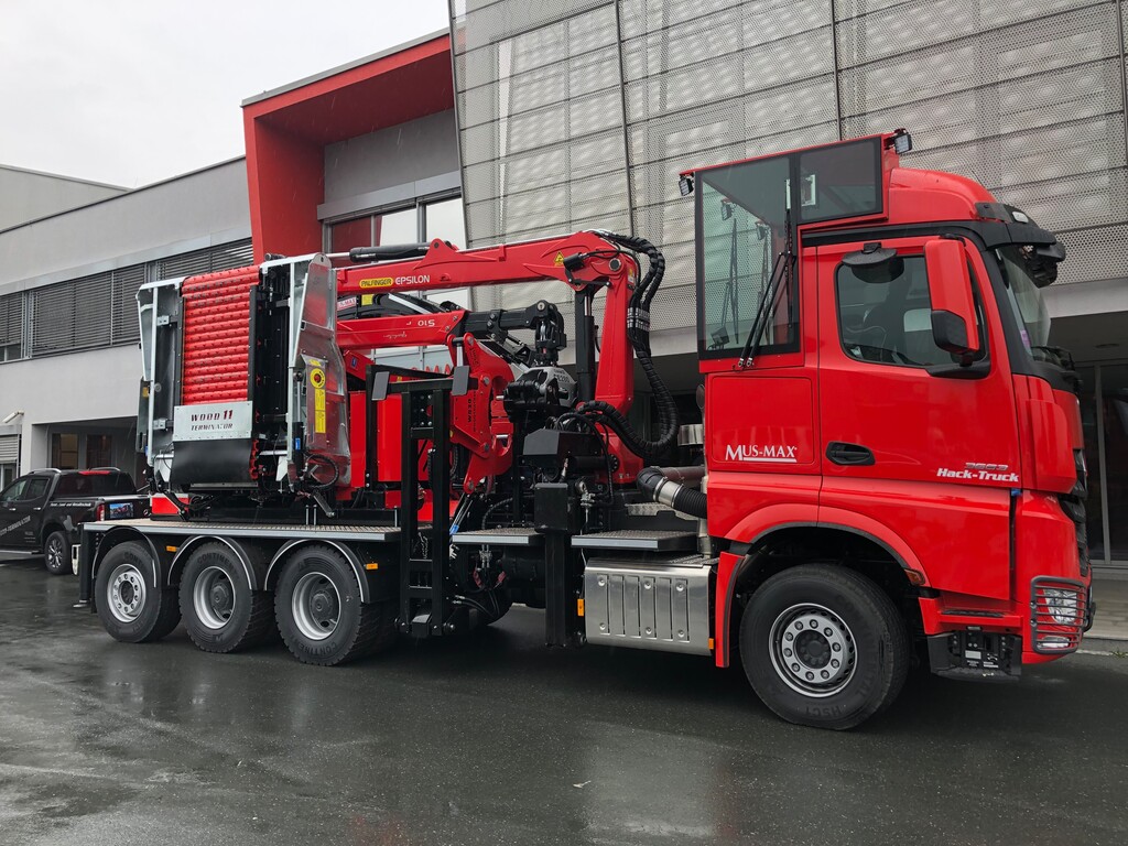 MUS-MAX TERMINATOR HACK-TRUCK