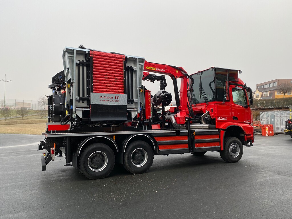 MUS-MAX TERMINATOR HACK-TRUCK